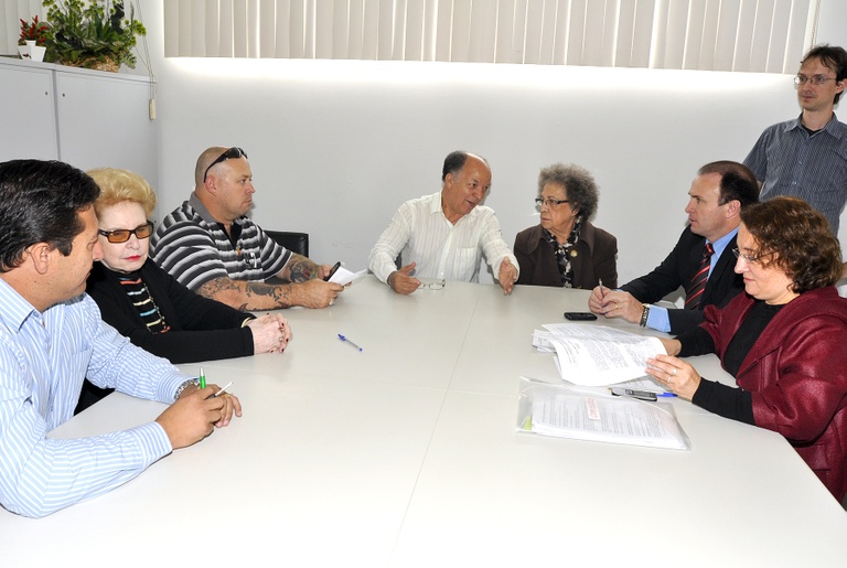 Comissão discute sobre caixas de mercado e pedágio 