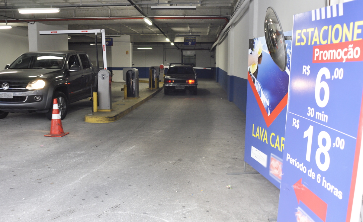 Comissão é favorável a regular cobrança de estacionamentos 