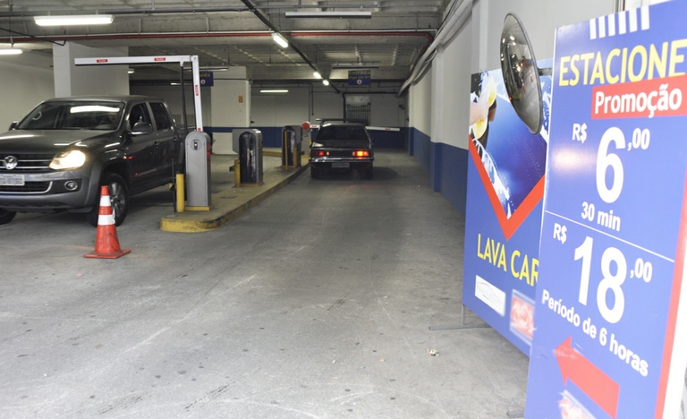 Comissão é favorável a regular cobrança de estacionamentos 