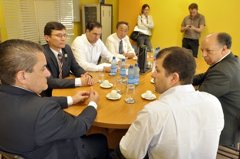 Comissão entrega relatório de atividades ao secretário da Copa 