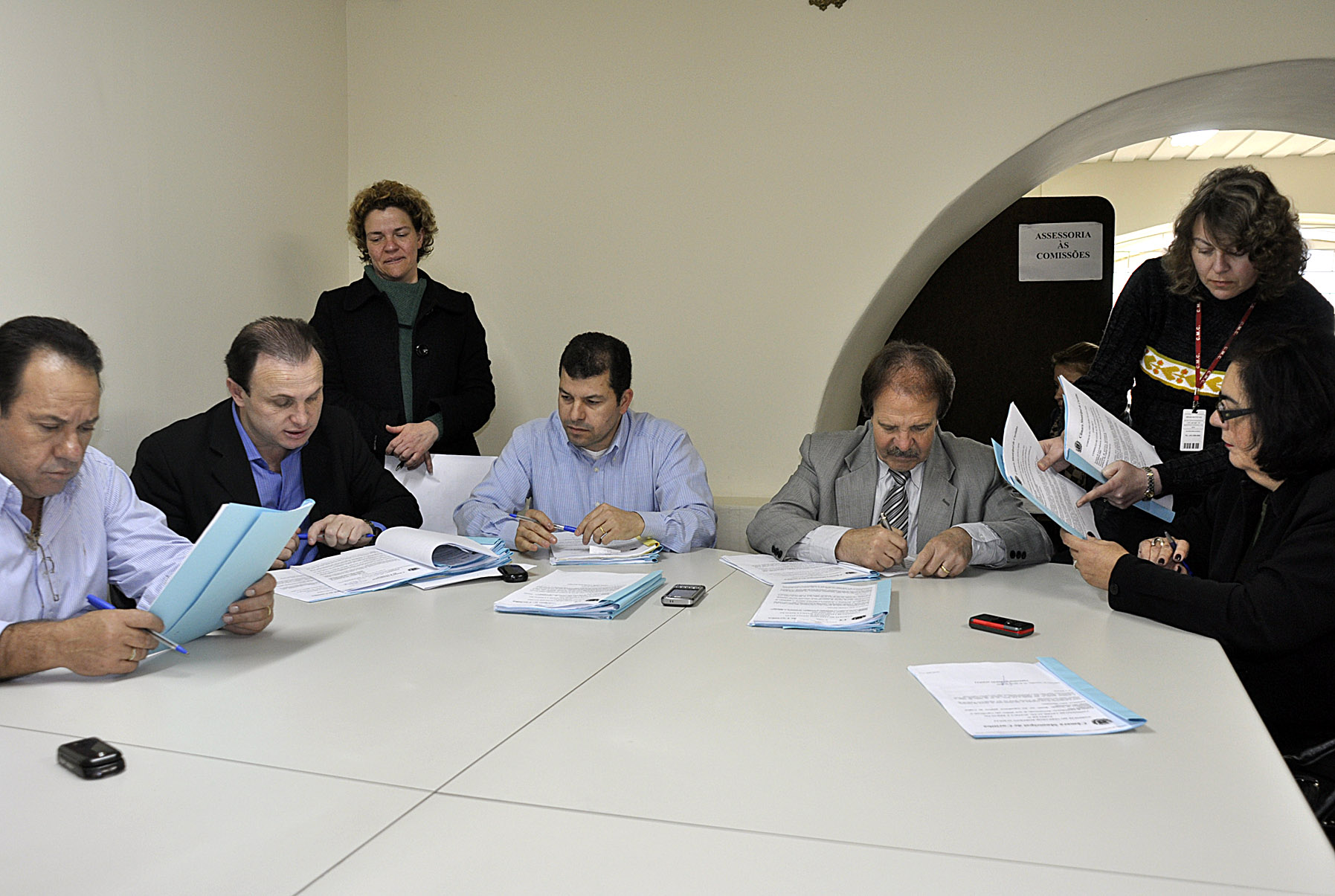 Comissão libera projeto de reajuste aos conselheiros 