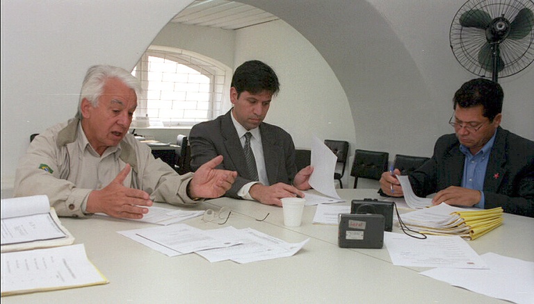 Comissão ouve secretário sobre cobrança em shoppings 