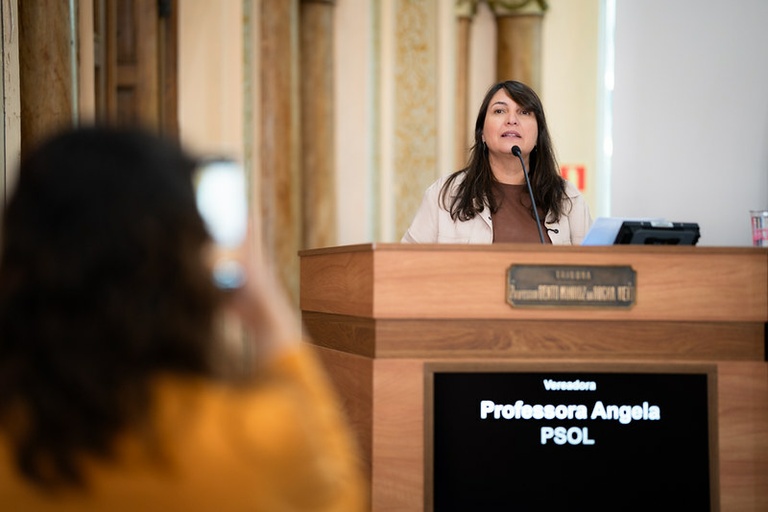 Comissão Processante ouve Professora Angela nesta quinta-feira