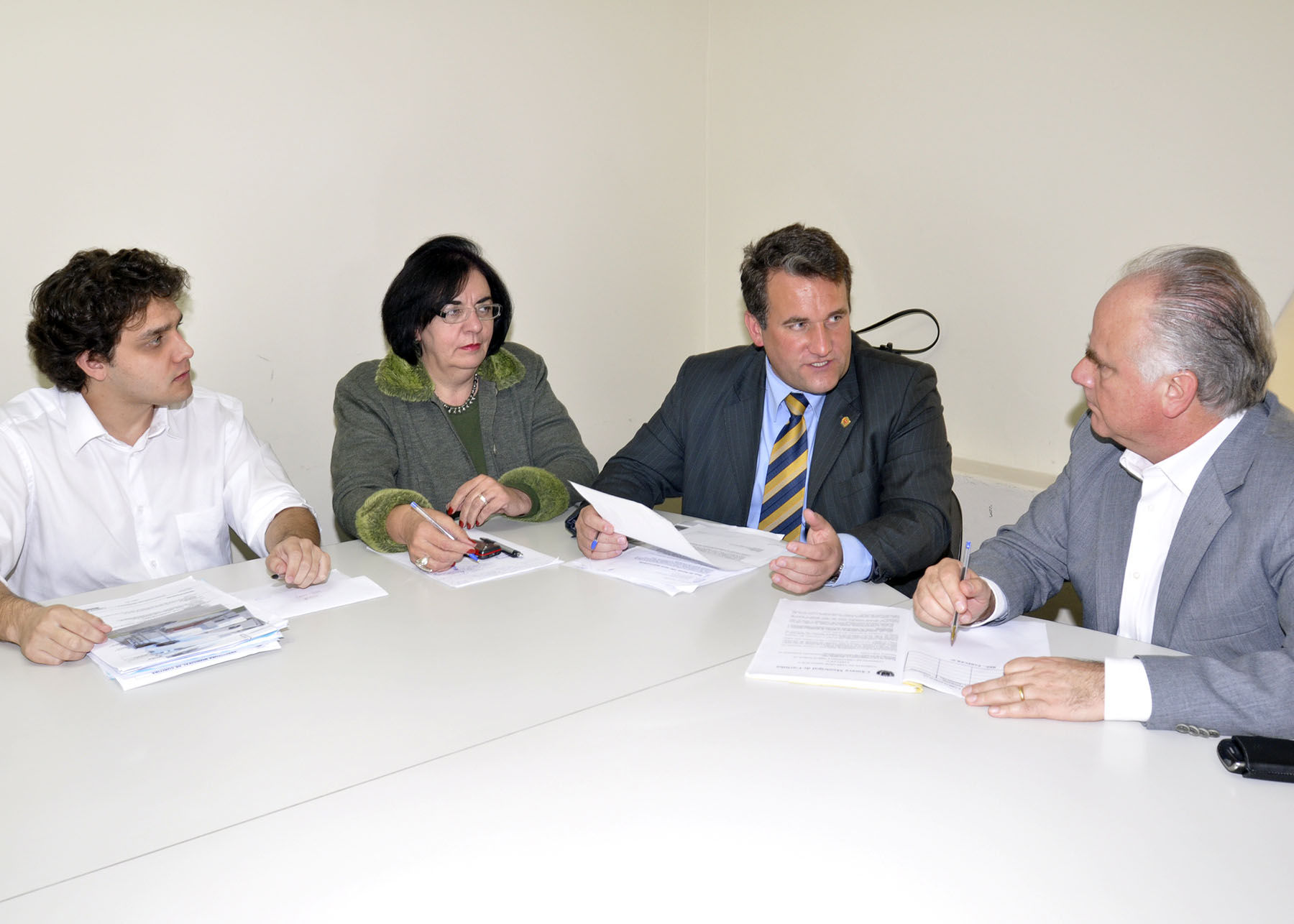 Comissão recebe informações sobre avaliação de imóveis 