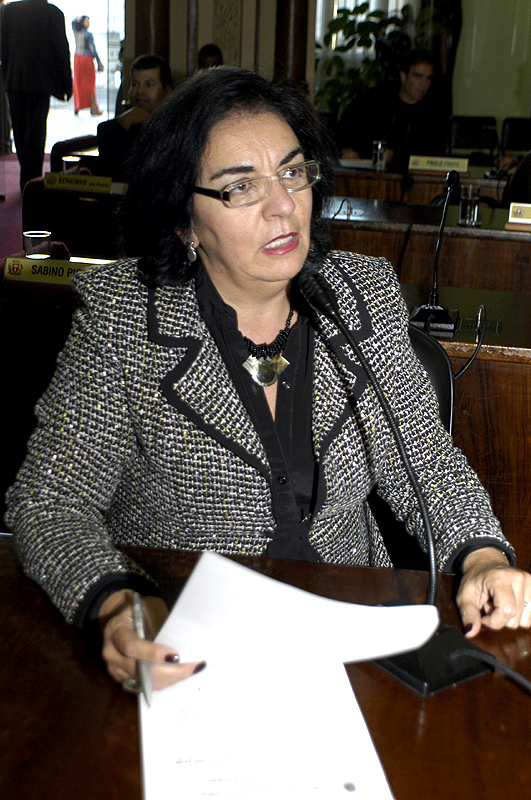 Comissão volta a se reunir na terça 