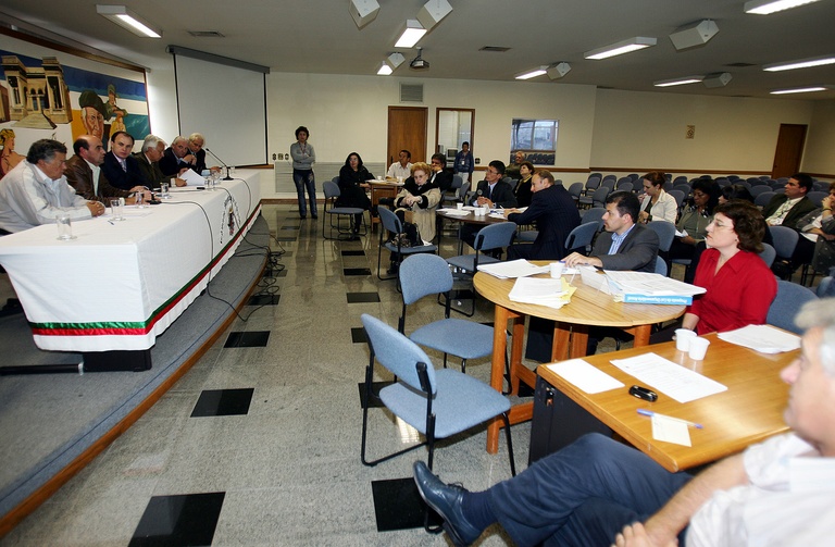 Comissões debatem mudança em lei sobre iluminação pública 