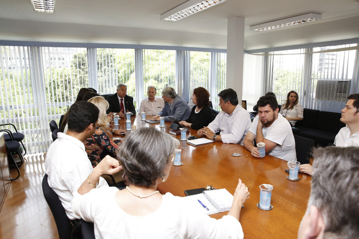 Composição de conselhos municipais pode ser reformulada em projeto