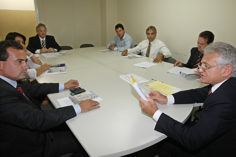 Comunidade apresenta propostas à comissão 