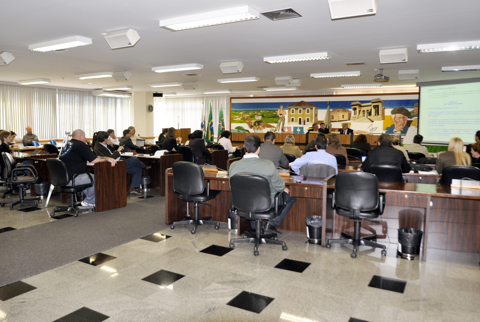 Concluída a revisão do Regimento Interno 