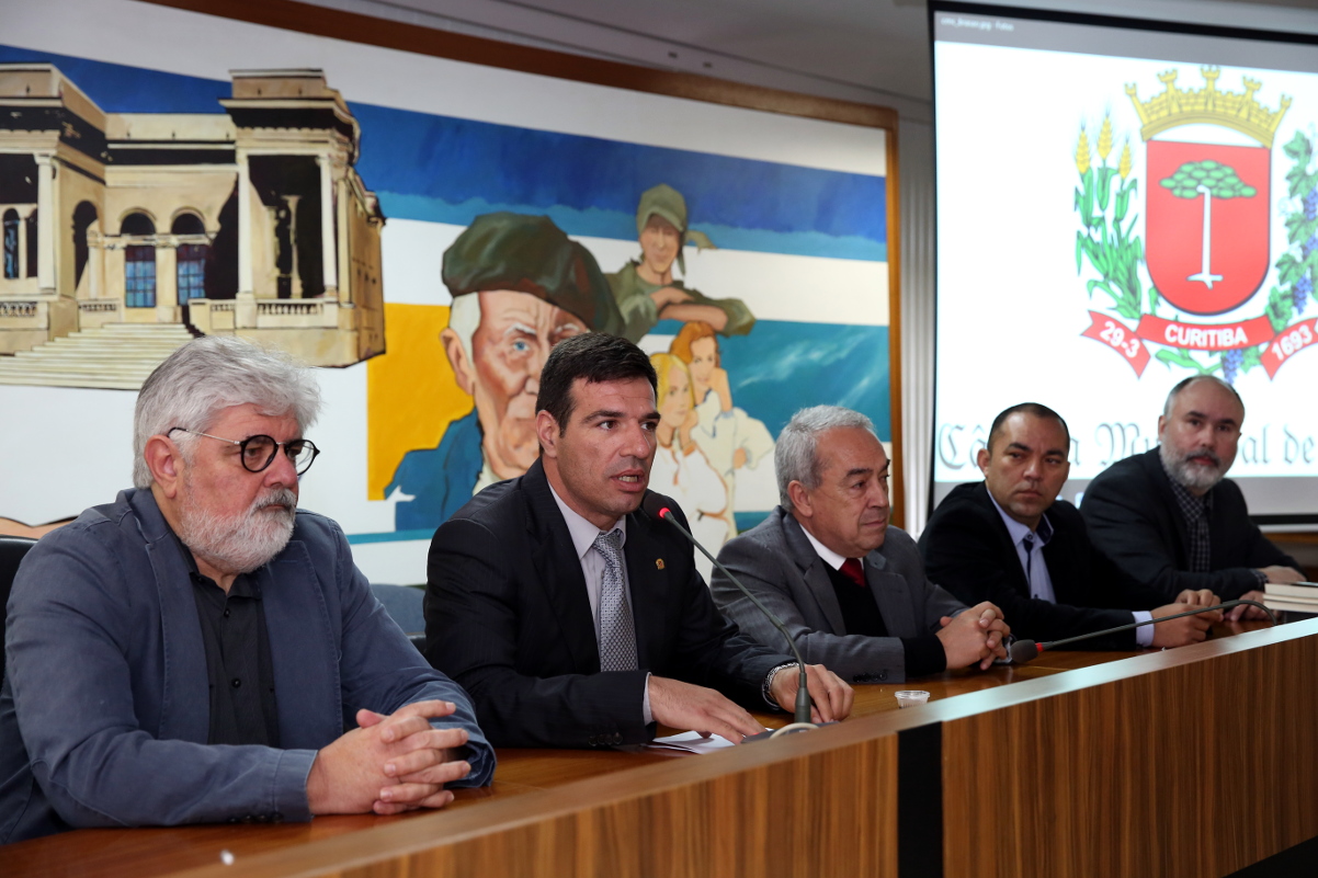 Conferência resgata história política de Curitiba