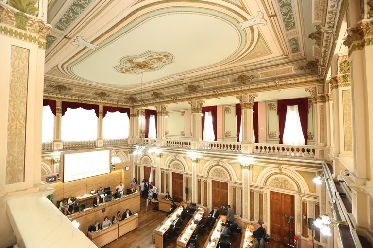 Confirmada proibição de venda de buzinas a gás a menores de 18