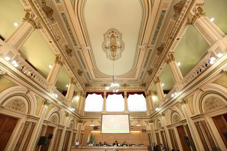 Confirmadas duas cidadanias honorárias e uma denominação