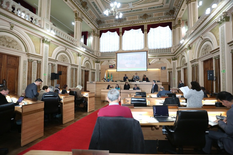 Confirmado arquivamento do fornecimento gratuito de água no comércio