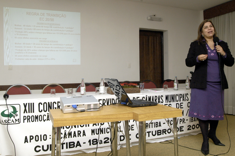 Congresso de servidores discute aposentadoria 