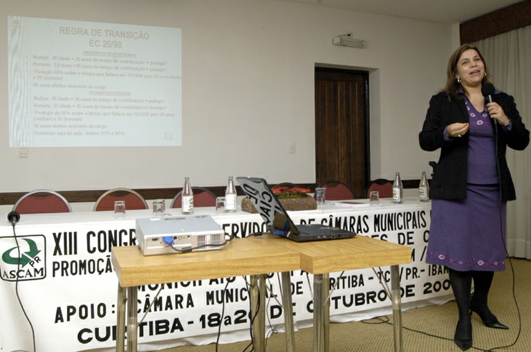 Congresso de servidores discute aposentadoria 