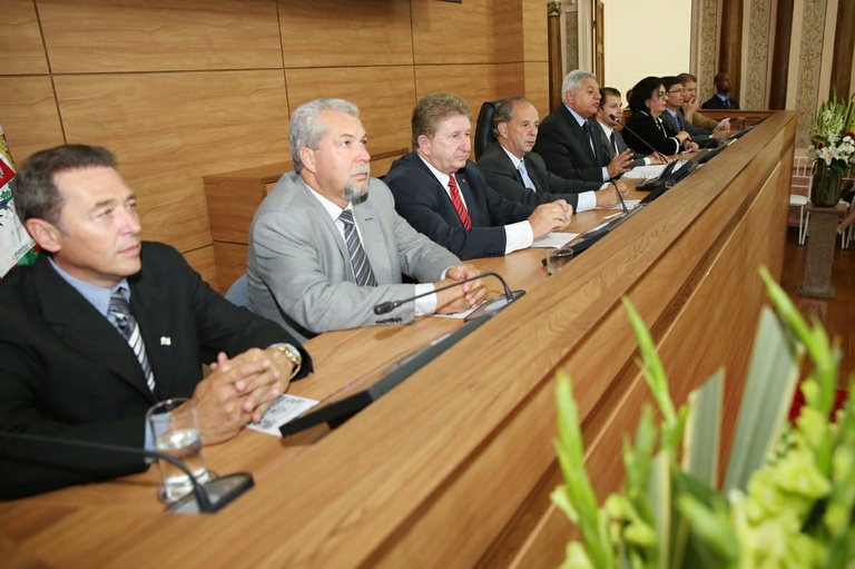 Consagração Pública e Mérito Esportivo  são entregues na Câmara