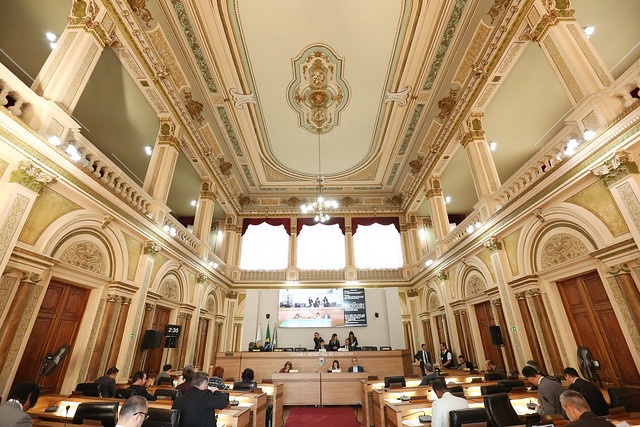 Conscientização à saúde sexual e cabides solidários na pauta de terça