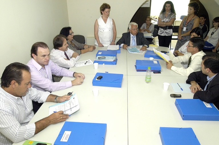 Conselho de Medicina atende convite de comissão 