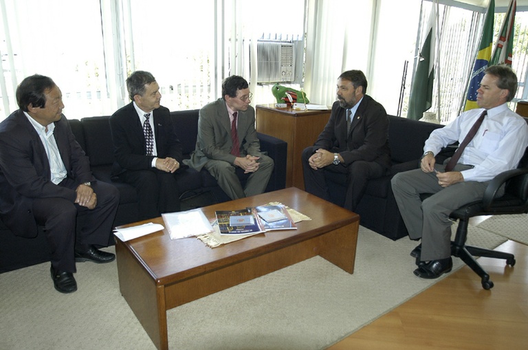 Cônsul da França visita Câmara de Curitiba 