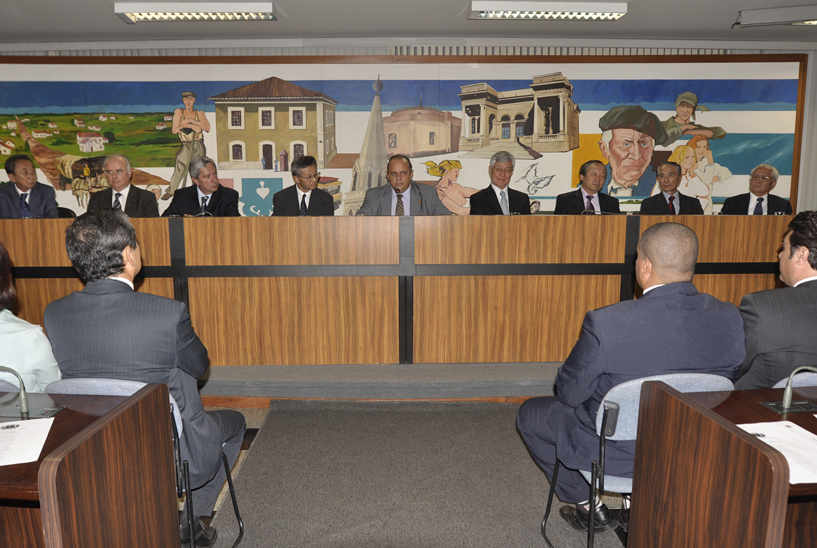 Cônsul do Japão recebe cidadania curitibana 