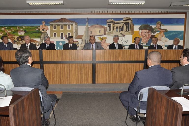 Cônsul do Japão recebe cidadania curitibana 