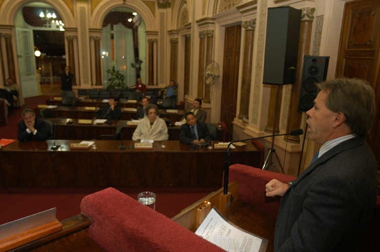 Continua reivindicação pela construção de passarela 