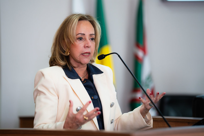 Controlar a miopia reduz os riscos de demência, alerta presidente da Abracmo