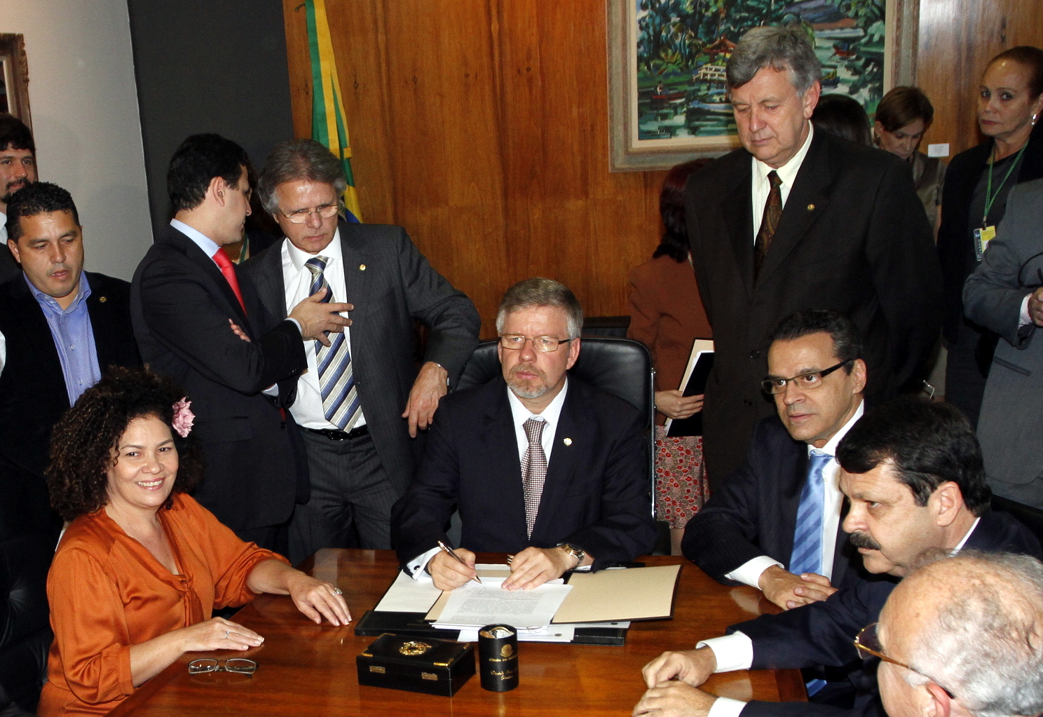 Convênio garante canal de TV aberta à Câmara de Curitiba 