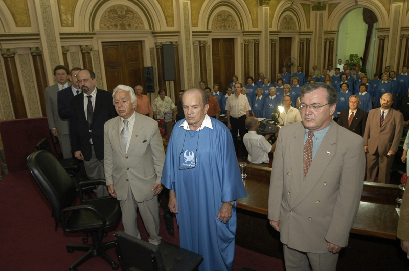 Coral Santa Cecília recebe homenagem 