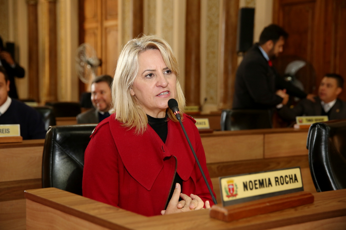 Corregedoria é acionada sobre "voto por engano" de Chicarelli