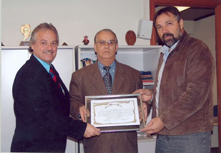 Cottar recebe homenagem por 50 anos de jornalismo 