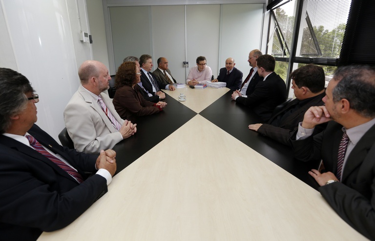 CPI do Transporte entrega medida cautelar ao Ministério Público 