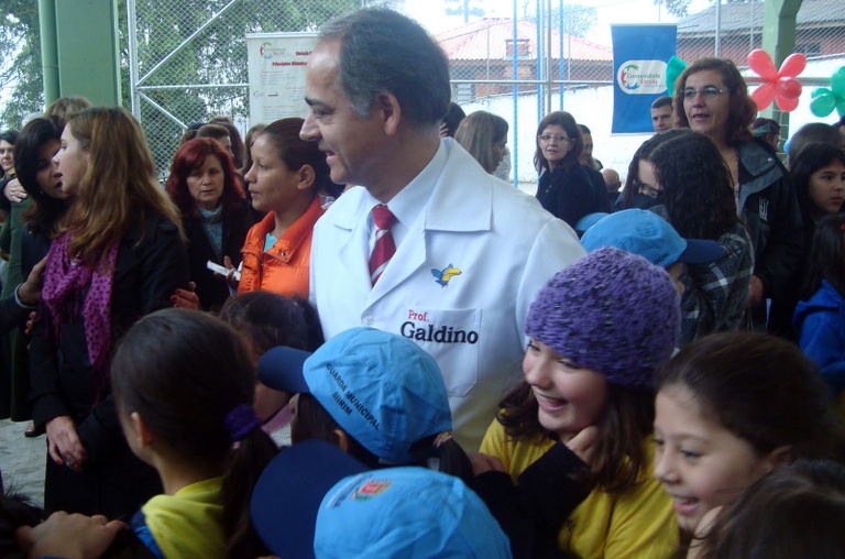 Creches garantem mais de 11 horas de permanência 