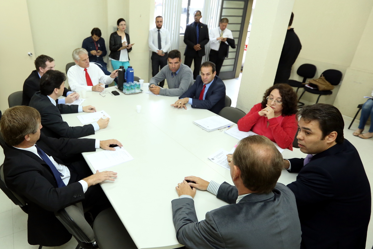 Criação da taxa de incêndio continua sob análise de Economia