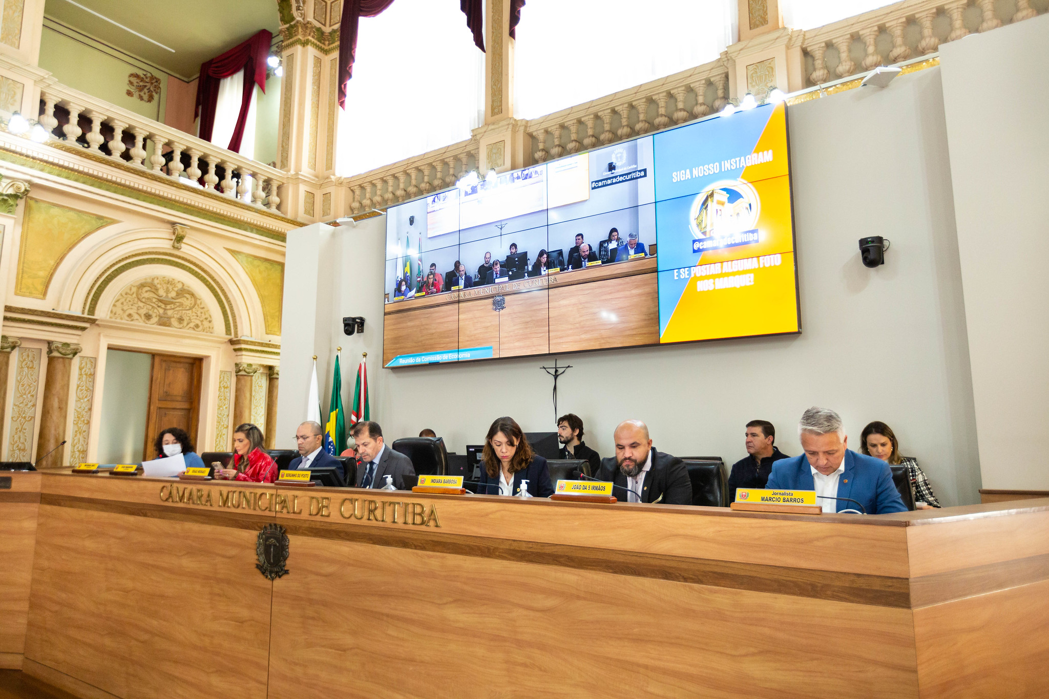 Criação de Rua Inteligente de Curitiba recebe aval de Economia