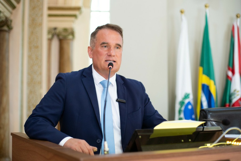 Criação de vagas na Educação: Câmara de Curitiba votará projetos com urgência