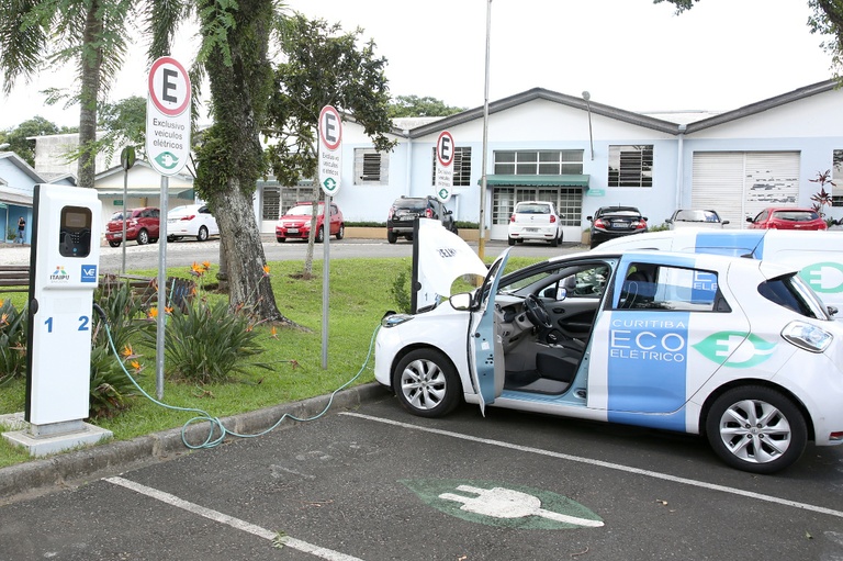 Criada política municipal de incentivo ao uso de carros elétricos