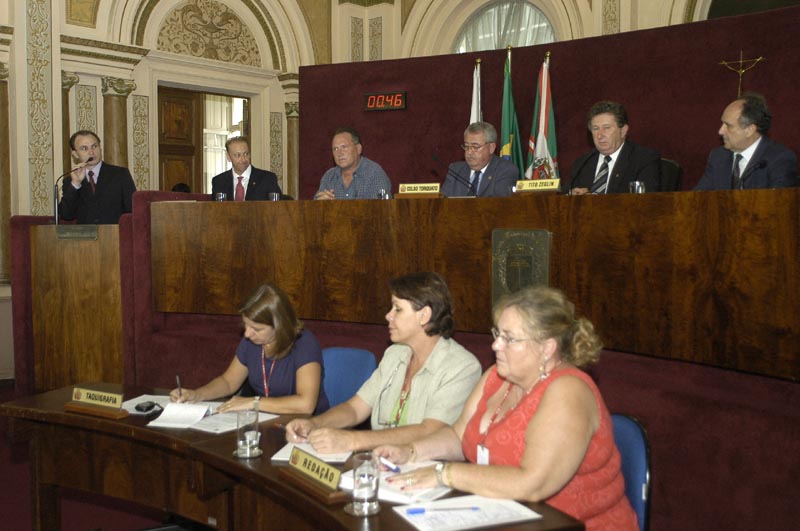 Cristovam Buarque divulga 