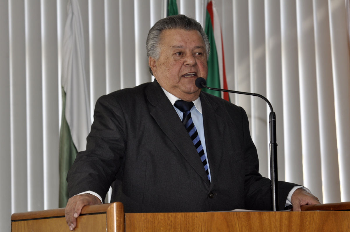 Cronistas esportivos são homenageados no plenário da Câmara 