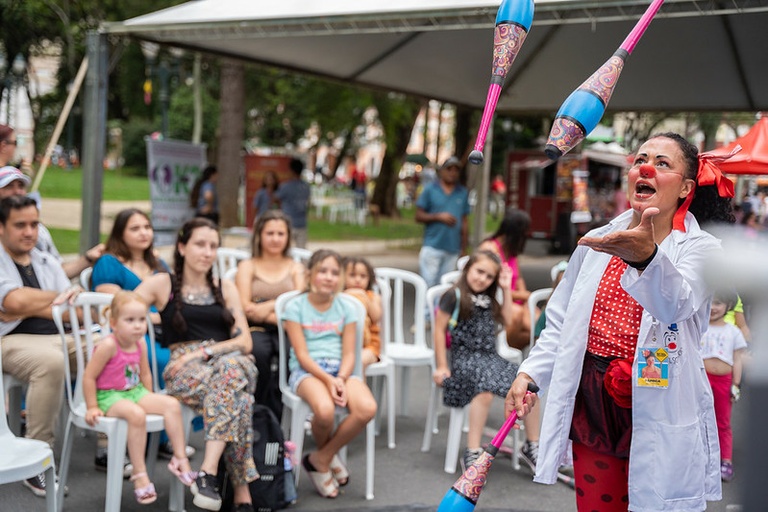 Curitiba 332: circo, atividades ao ar livre e adoção marcaram a festa