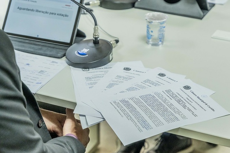 Curitiba: arquivada proibição ao uso de linguagem não reconhecida pelo Volp