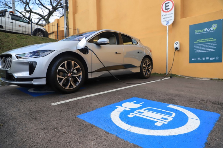 Propostas normas de segurança para recarga de veículos elétricos