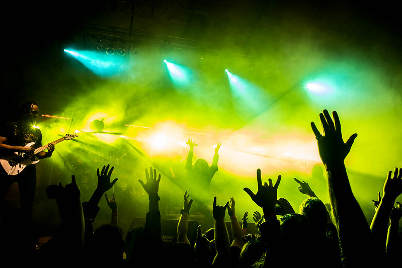  Curitiba pode exigir artistas locais na abertura de shows internacionais 