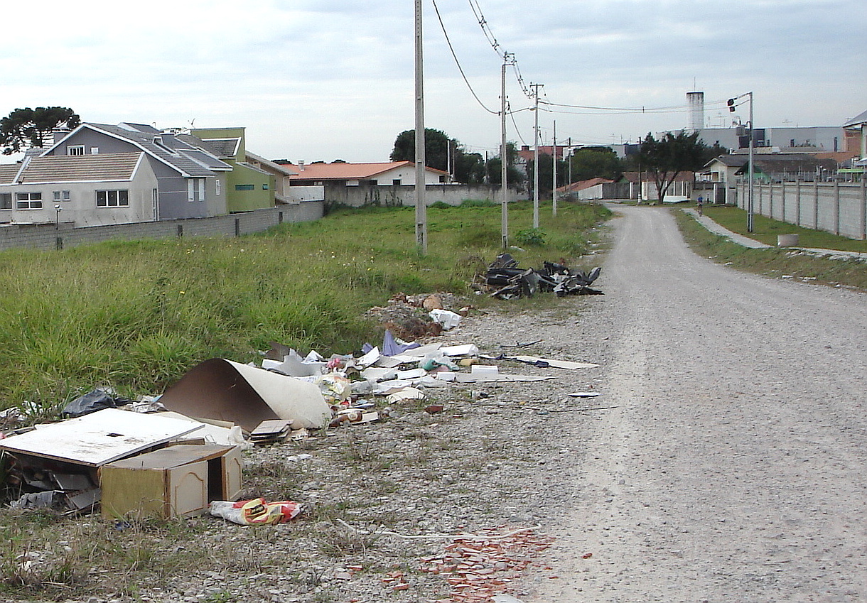 Curitiba pode ter coleta especial para móveis 