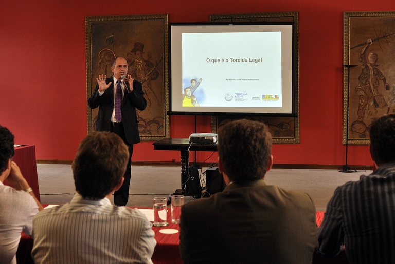 Curitiba será a primeira a implantar Torcida Legal 