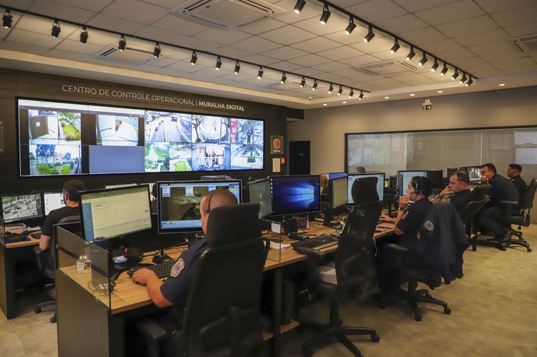 Monitoramento por câmeras em praças e parques pode ser ampliado