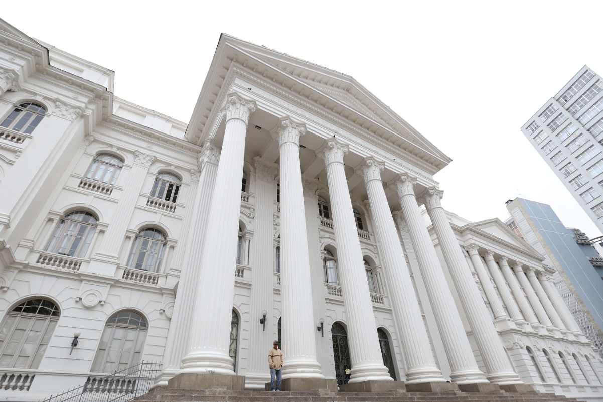 Curso de engenharia florestal da UFPR recebe homenagem 