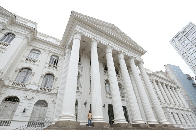 Curso de engenharia florestal da UFPR recebe homenagem 