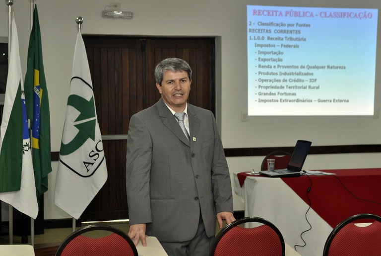 Curso sobre orçamento prossegue nesta sexta  