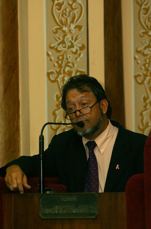 Custódio movimenta os vereadores contra emenda 